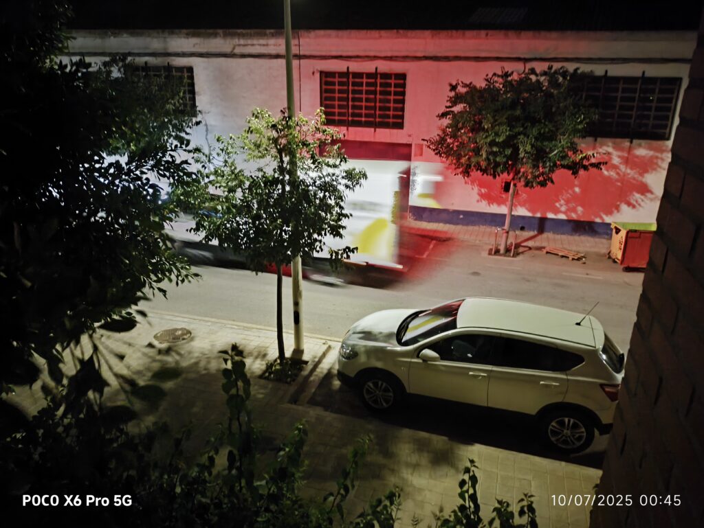 Trailers nocturnos en calle Taronja de Picanya